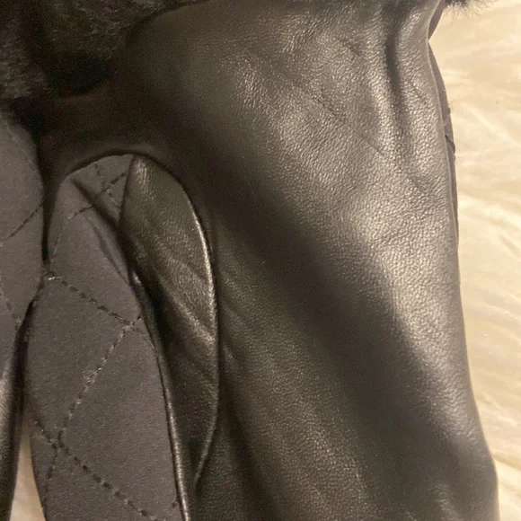 UGG women’s gloves size L/XL brand new with tags color black - Picture 5 of 12